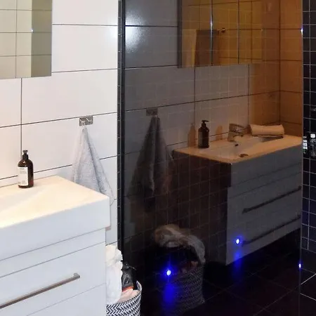 Sleeps 6 Wifi Casa vacanze Karvåg